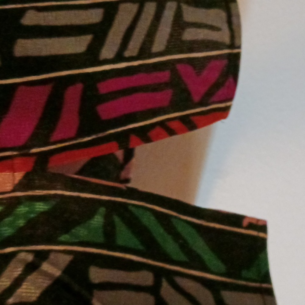 Top Notch Women's Aztec Pattern Blouse - Picture 4 of 5